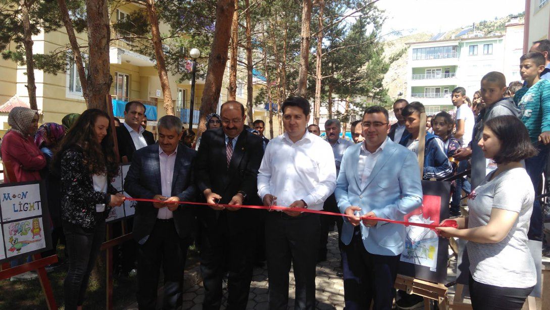 Reşit Akif Paşa Ortaokulu Resim Sergisi açılışı yapıldı.
