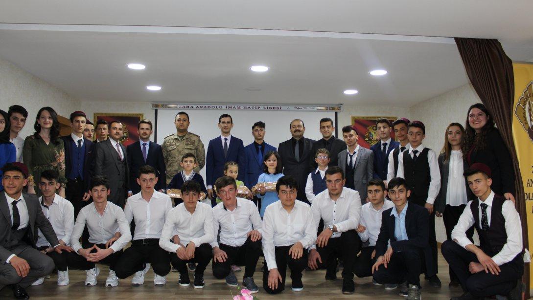 İstiklal Marşı'nın Kabulü ve Mehmet Akif ERSOY'u anma günü ilçe programı Zara Anadolu İmam Hatip Lisesi'nde gerçekleştirildi.